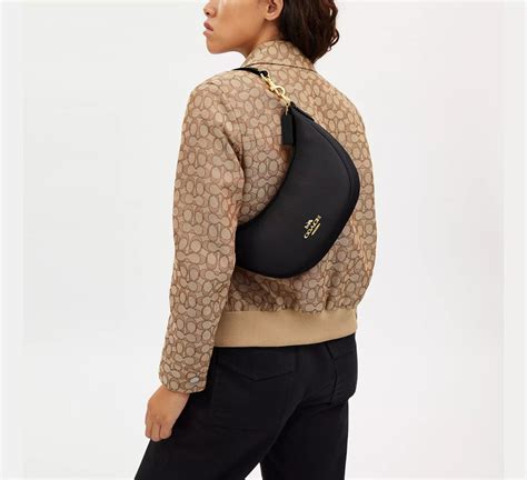 aria shoulder bag